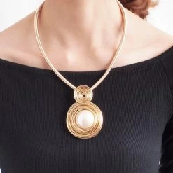 Halskette Queen Carolla (2 Farben) -Modebekleidungs Geschäft 10a3ef82ec8fc3fa0f7dc6e5d27a96f2