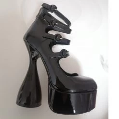 Sandalen Queen Bolta -Modebekleidungs Geschäft 76f7d891ebde5d1bcd36b7d2573d5654