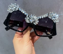 Sonnenbrille Queen Flyanna (3 Farben) -Modebekleidungs Geschäft 8f133e2eed1cf00079e2f161dd176945