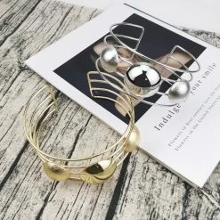 Kropfband Queen Ghovva (2 Farben) -Modebekleidungs Geschäft Gargantilla india de Torques de Metal para mujer joyer a llamativa brazalete para el cuello gargantillas c812802f 60cc 48b4 8929 f23aee57c1b9