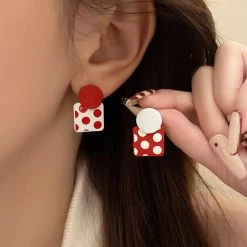 Ohrstecker Queen Lucky (3 Farben) -Modebekleidungs Geschäft S7bd8a00d987045408a20e20a2a5111f9V 800x 8c085785 a6d7 4850 9554 1ac799a202b6