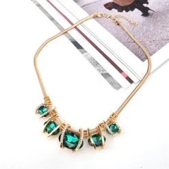Halskette Queen Esmeralinha (2 Farben) -Modebekleidungs Geschäft Trendy Gemstone Elegant Choker Necklace For Woman Fashion Jewelry Geometry Maxi Pendants Necklaces Wedding Accessories 2021 30dfe208 dbdb 4b00 b627 61386f555d90