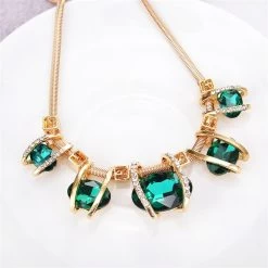 Halskette Queen Esmeralinha (2 Farben) -Modebekleidungs Geschäft Trendy Gemstone Elegant Choker Necklace For Woman Fashion Jewelry Geometry Maxi Pendants Necklaces Wedding Accessories 2021 697a5c17 6856 41ce 9181 c319fec177d4