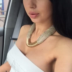 Kropfband Queen Randon (2 Farben) -Modebekleidungs Geschäft d1fc889d952611aaae576973ecbe5ebb