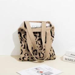 Handtasche Queen Minal (2 Farben) -Modebekleidungs Geschäft f1d292a0ef2228f40cdbcec9249c626a