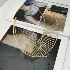 Kropfband Queen Reyes (2 Farben) -Modebekleidungs Geschäft product image 1716012492