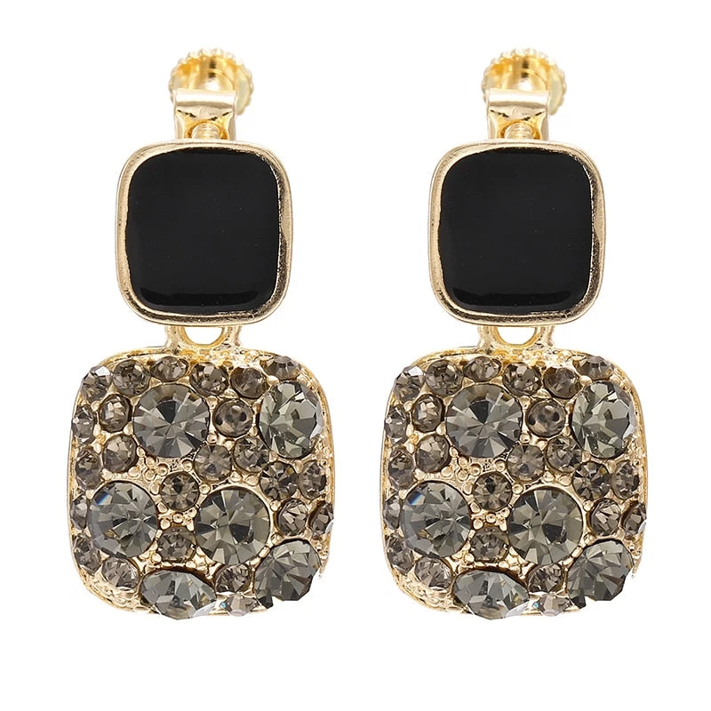 Ohrclips Drag Muriel (2 Farben) 3 Ohrclips Drag Muriel (2 Farben)