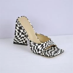 Sandalen Queen Ruscus (2 Farben) 19 Sandalen Queen Ruscus (2 Farben) -Modebekleidungs Geschäft product image 1899035941