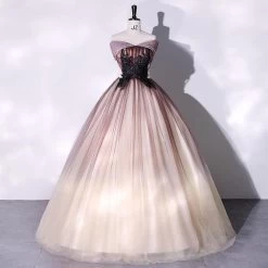 Abendkleid Queen Santhe 14 Abendkleid Queen Santhe -Modebekleidungs Geschäft v Champagne 1059452833