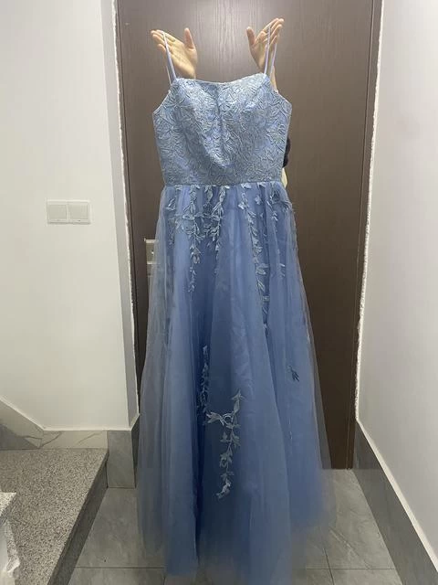 Abendkleid Queen Yanhira (Mehrere Farben) 18 Abendkleid Queen Yanhira (Mehrere Farben) – Bild 16