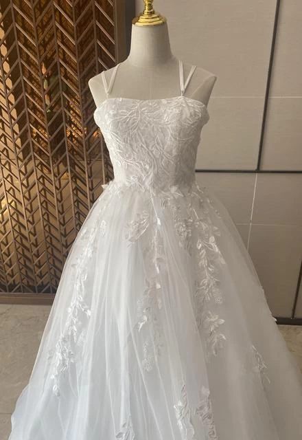 Abendkleid Queen Yanhira (Mehrere Farben) 16 Abendkleid Queen Yanhira (Mehrere Farben) – Bild 14